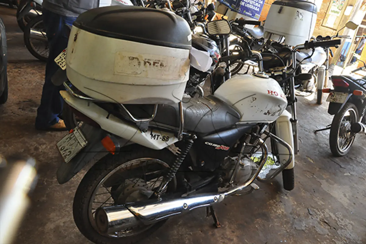 LOTE 007 - Honda CG 150 JOB - 2006 2007 - Branca - HDX-1642