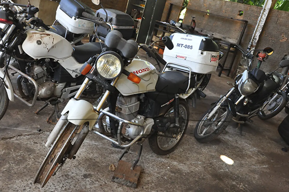 LOTE 005 - Honda CG 150 JOB - 2006 2007 - Branca - HDX-1637