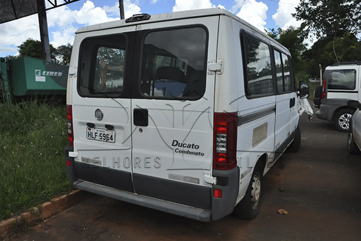LOTE 031 - Fiat Ducato Combinato  - 2011 2012 - Branca - 	HLF-5964