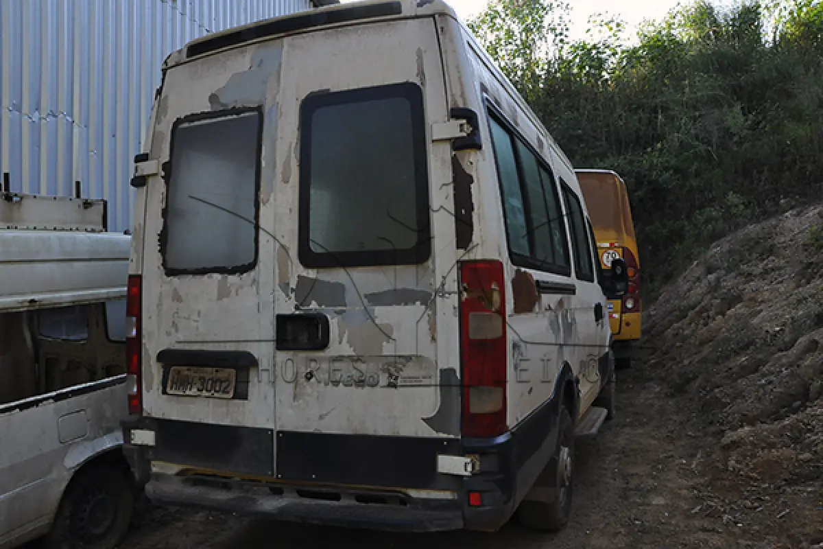 LOTE 009 - IVECO DAILYY 45S16 MINIBUS - PLACA HMH3002 - ANO 2008 2008