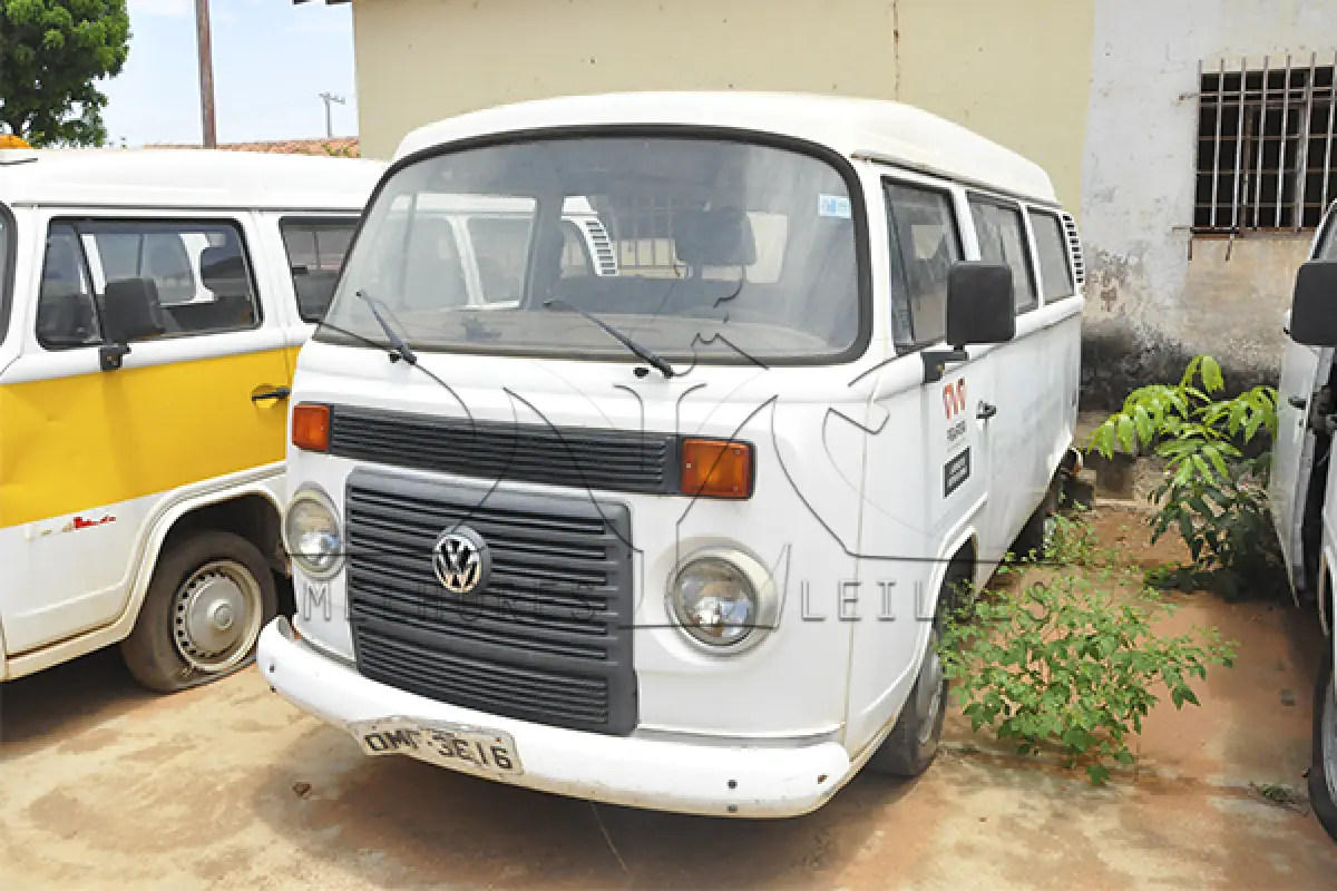 LOTE 020 - VW KOMBI - PLACA OMF-3616 - ANO 2012 2013