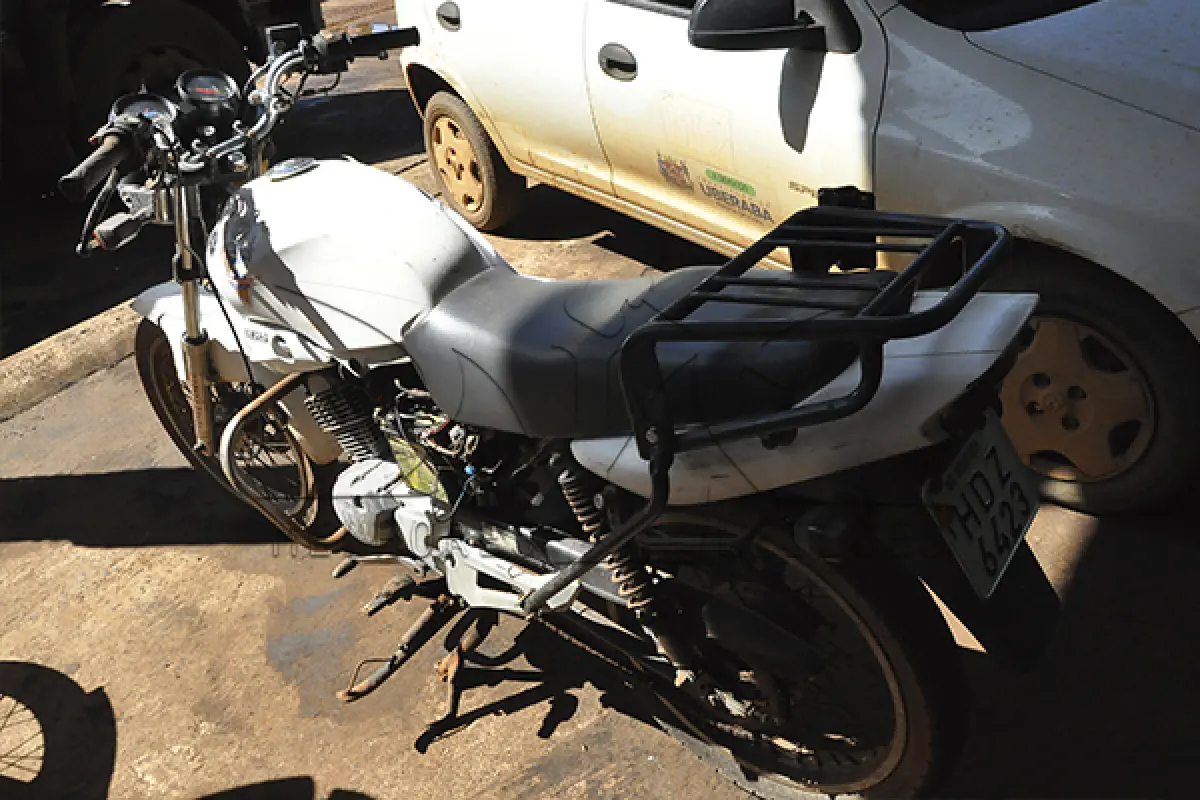 LOTE 022 - Yamaha YBR 125 ED - 2006 2006 - Branca - HDZ-6423