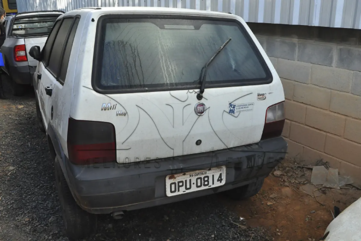 LOTE 017 - FIAT UNO MILLE WAY ECON - PLACA OPU 0814 - ANO 2013 2013