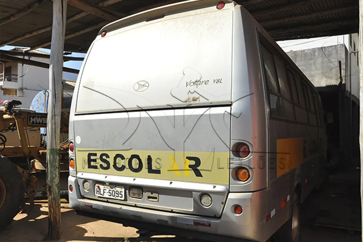 LOTE 003 - MARCOPOLO VOLARE V8L ESC - PLACA HLF 5095 - ANO 2011 2011