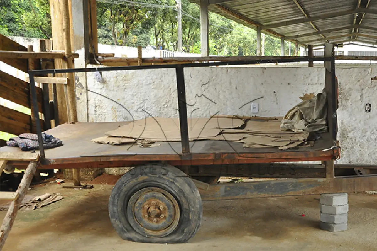 LOTE 009 - SUCATA - CARRETA AGRICOLA - ABERTA