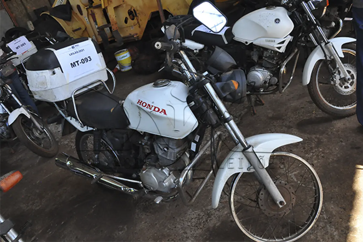 LOTE 017 - Honda CG 150 JOB - 2006 2007	- Branca - HDX-1648