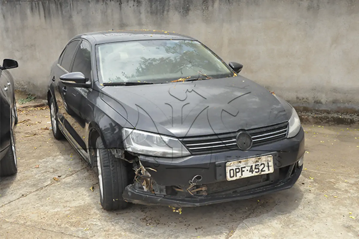 LOTE 023 - I VW JETTA 2.0 - PLACA OPF-4521 - ANO 2012 2013