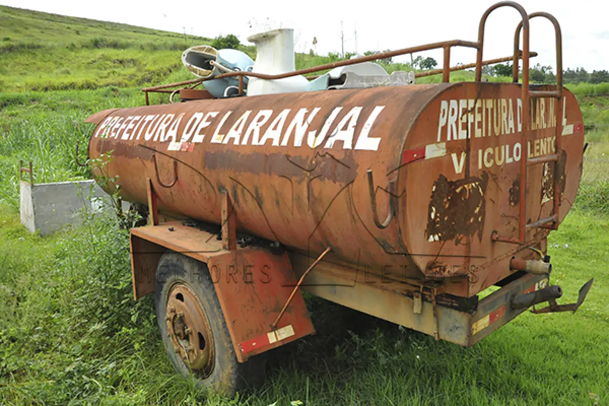 LOTE 008 - SUCATA - CARRETA RESERVATORIO DE AGUA AGRICOLA