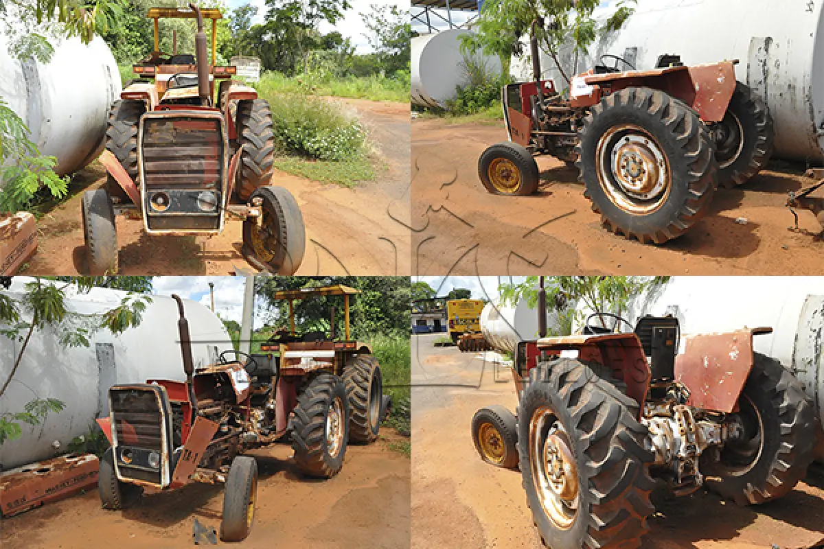 LOTE 053 - SUCATA - MAQUINAS - TRATOR - MONTANDE DE FERRO DERIVADO MATERIAIS E OBRAS  - ESCOLAR  - ETC.