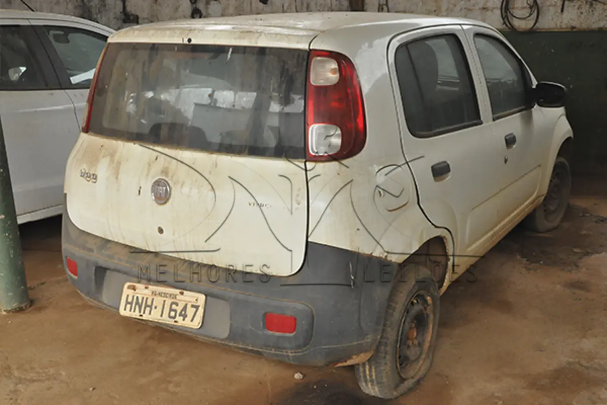 LOTE 010 - FIAT UNO VIVAVE 1.0 - PLACA HNH-1647 - ANO 2011 2012 - COR BRANCA