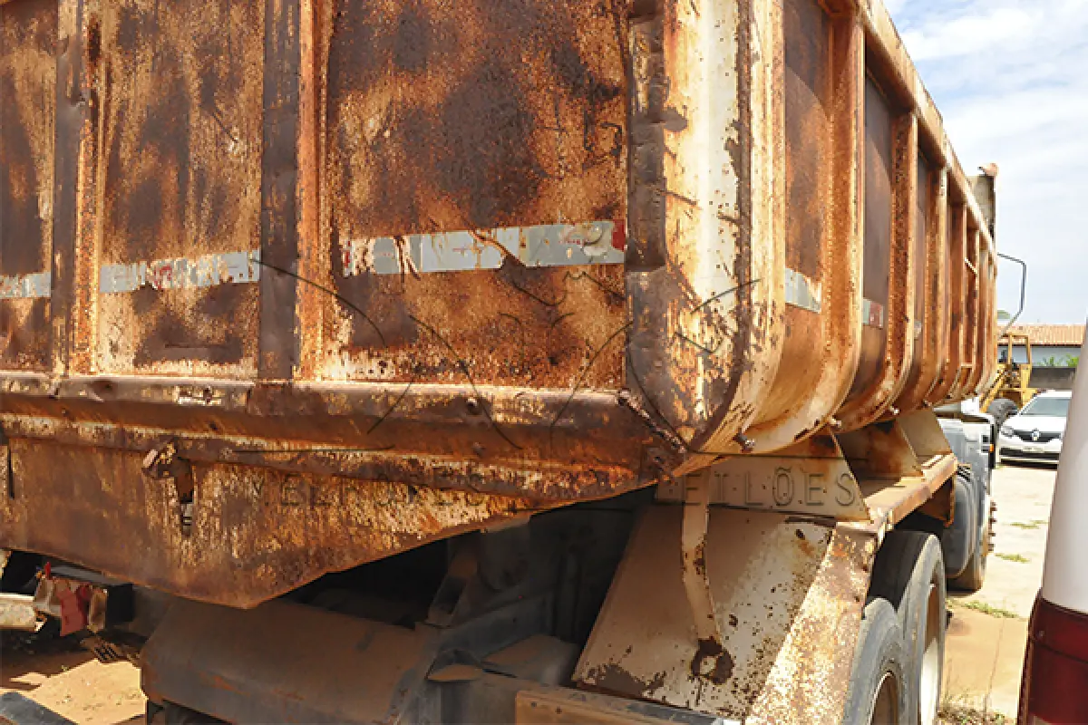 LOTE 013 - IVECO EUROCARGO 230E24 - PLACA HLF-5722 - ANO 2010 2011