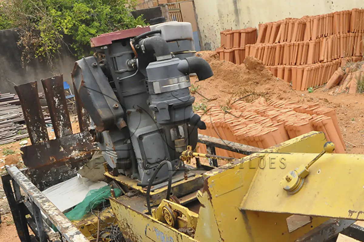 LOTE 010 - 1 MINI ROLO COMPRESSO, 3 IMPLEMENTOS E 1 BICICLETA ELETRICA