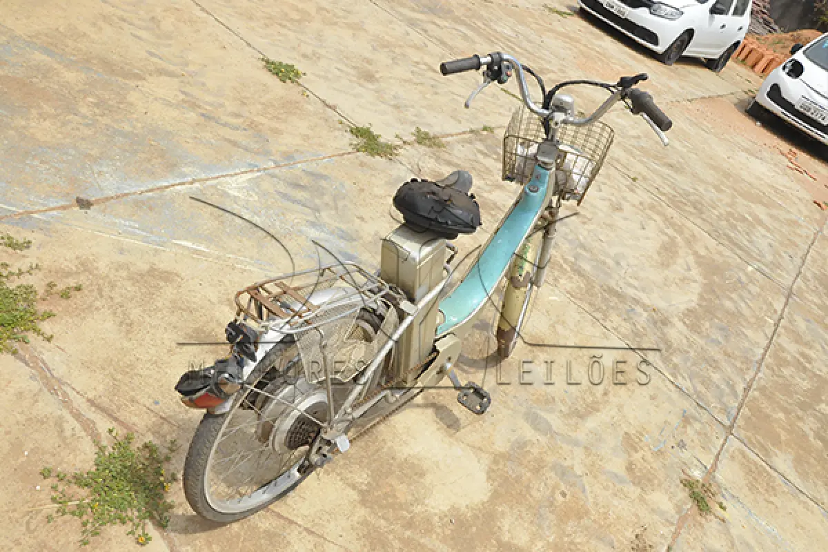 LOTE 010 - 1 MINI ROLO COMPRESSO, 3 IMPLEMENTOS E 1 BICICLETA ELETRICA