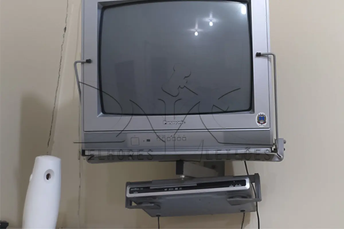 LOTE 011 - SUCATA MONTANTE - ELETRONICA E INFORMATICA DERIVADO ESCOLAR