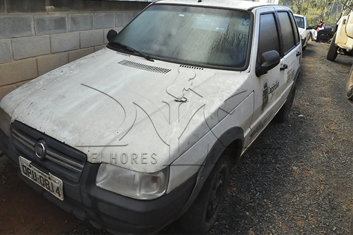 LOTE 017 - FIAT UNO MILLE WAY ECON - PLACA OPU 0814 - ANO 2013 2013