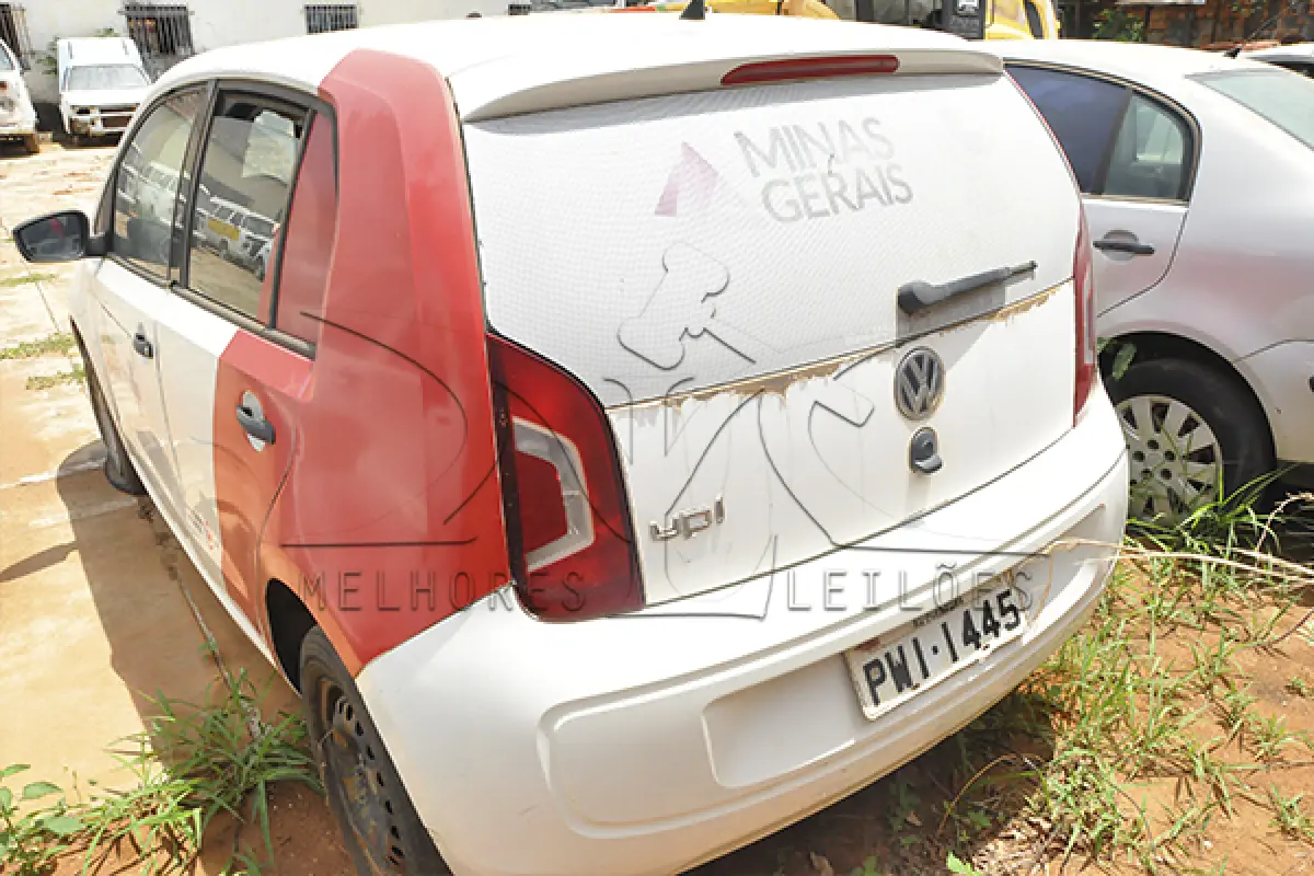 LOTE 025 - VW UP TAKE MA - PLACA PWI-1445 - ANO 2015 2016