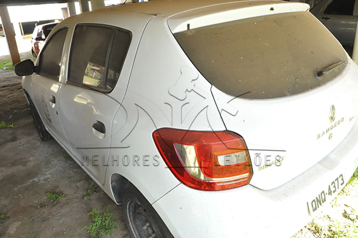 LOTE 010 - RENAULT SANDEIRO AUTH 10 - PLACA QNQ 4373 - ANO 2017 2018