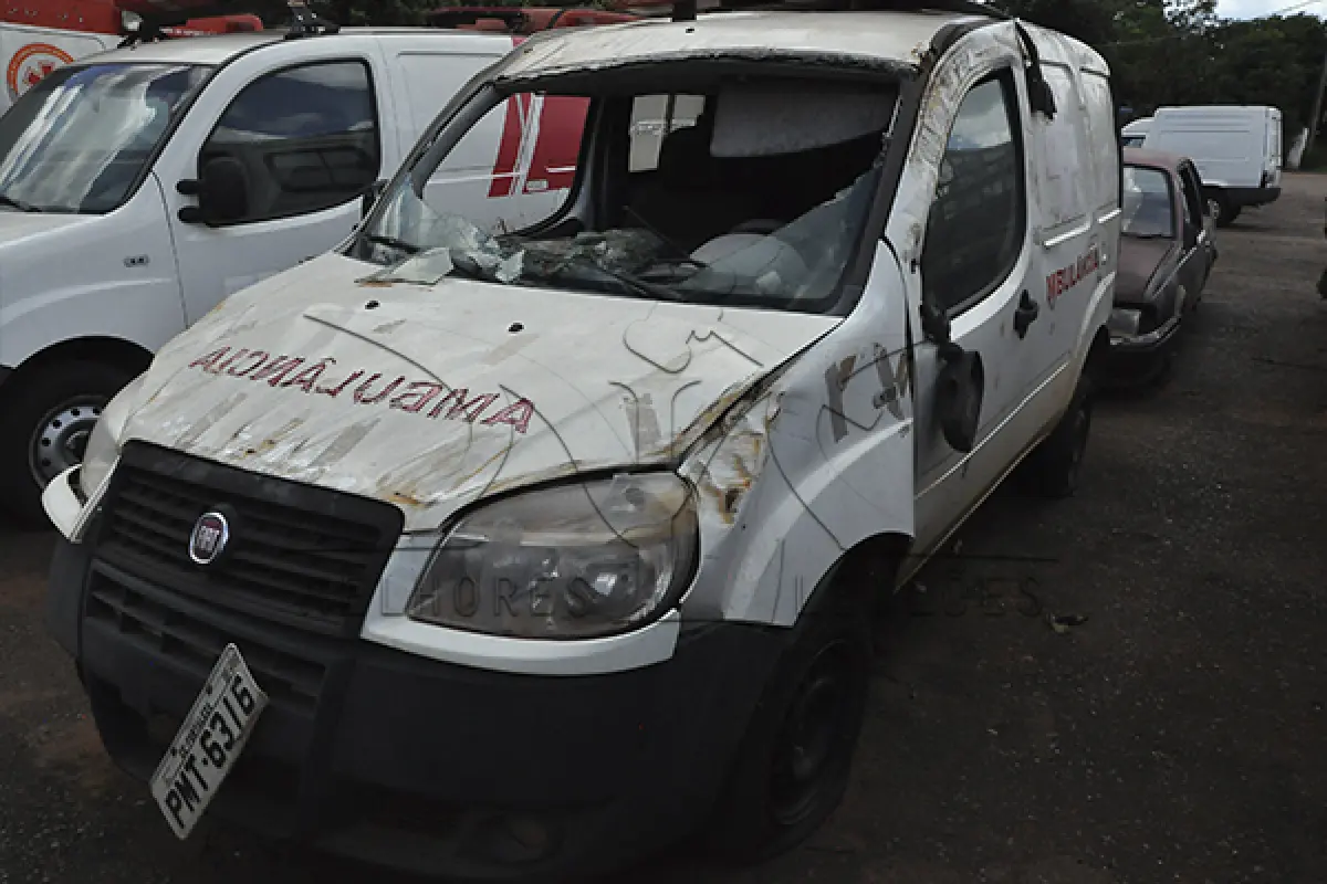 LOTE 034 - Fiat Doblo Ancar AMB - 2015 2015 - Branca - PMT-6316