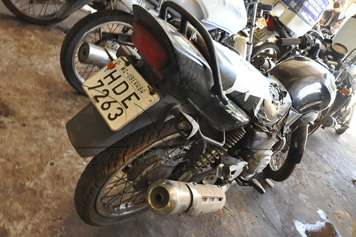 LOTE 026 - Yamaha YBR 125E - 2005 2005 - Preta - 	HDE-7263