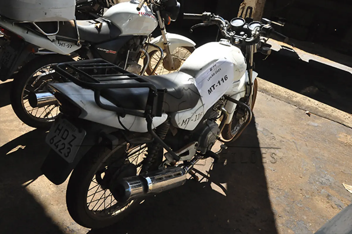 LOTE 022 - Yamaha YBR 125 ED - 2006 2006 - Branca - HDZ-6423