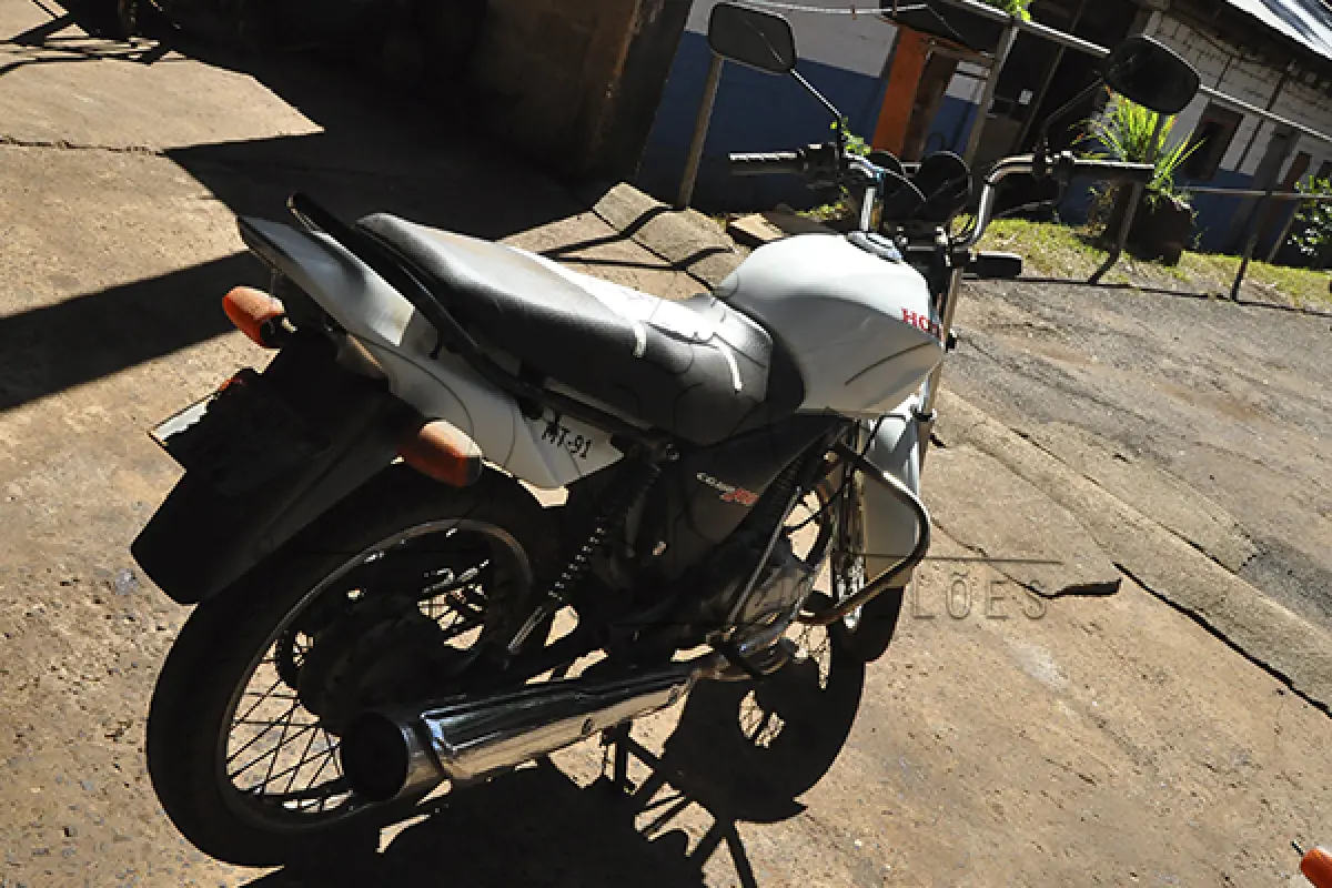 LOTE 001 - Honda CG 150 JOB - 2006 2007 - Branca - HDX-1654