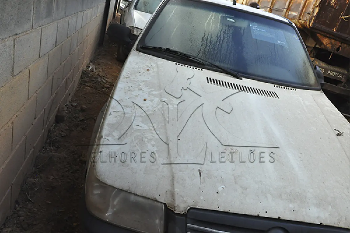 LOTE 017 - FIAT UNO MILLE WAY ECON - PLACA OPU 0814 - ANO 2013 2013