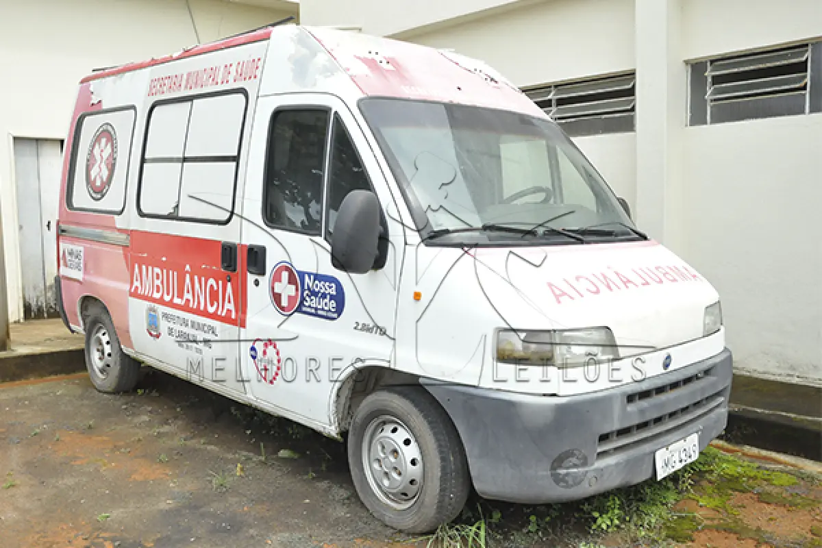 LOTE 006 - FIAT DUCATO M ROTAN AMB - Placa HMG 4349 - Ano 2005 2005