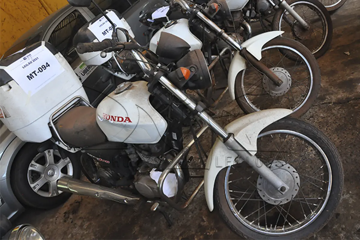 LOTE 012 - Honda CG 150 JOB - 2006 2007	- Branca  - HDX-1641