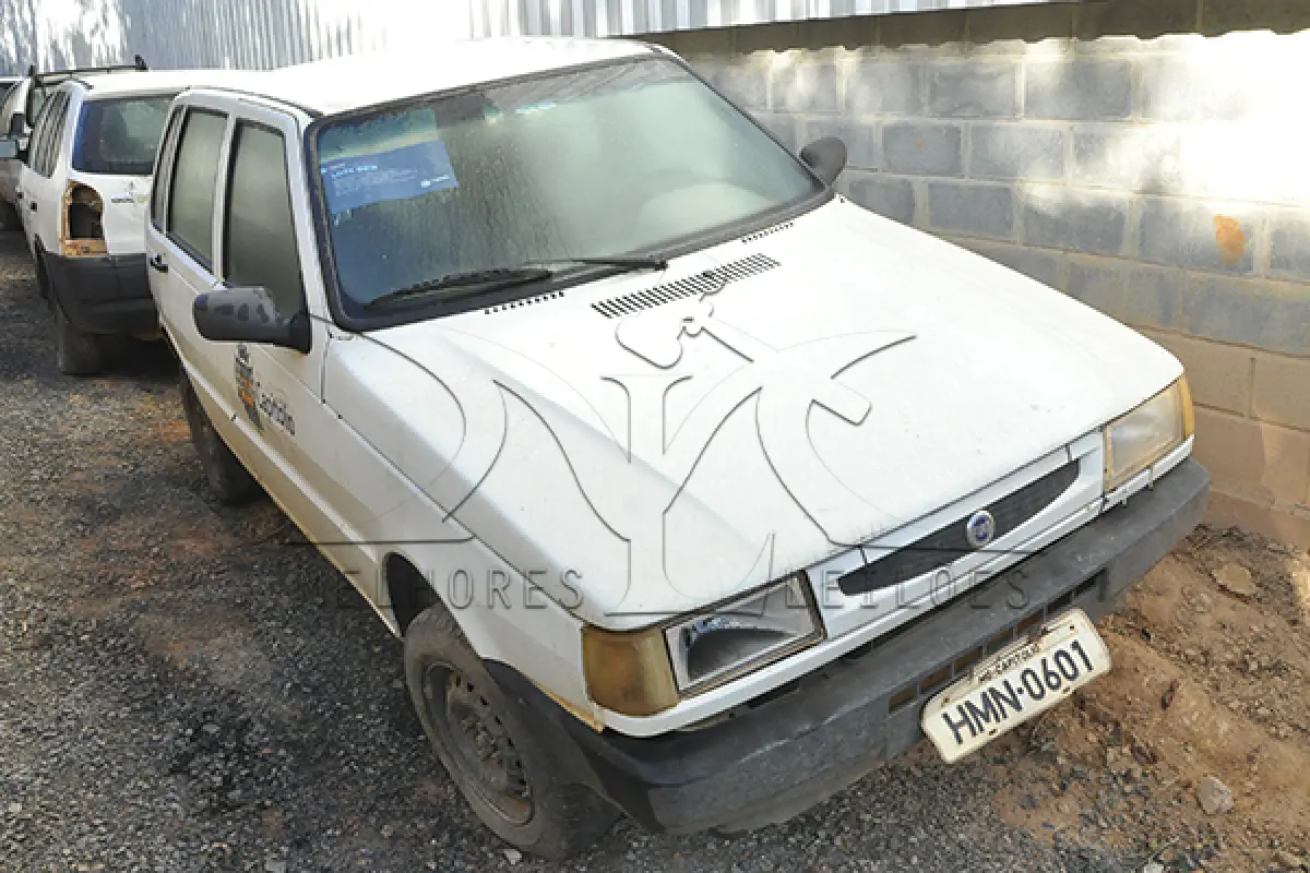 LOTE 018 - FIAT UNO MILLE FIRE - PLACA HMN0601 - ANO 2003 2004