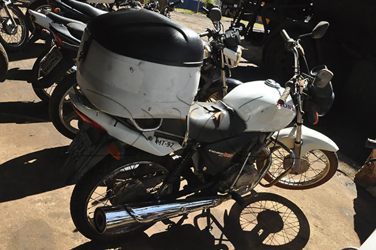 LOTE 008 - Honda CG 150 JOB  - 2006 2007 - Branca - HDX-1632