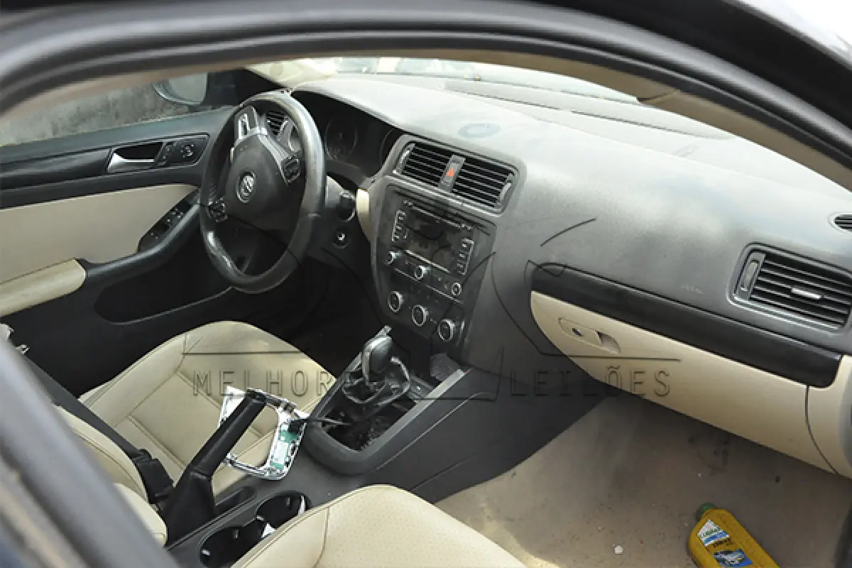 LOTE 023 - I VW JETTA 2.0 - PLACA OPF-4521 - ANO 2012 2013