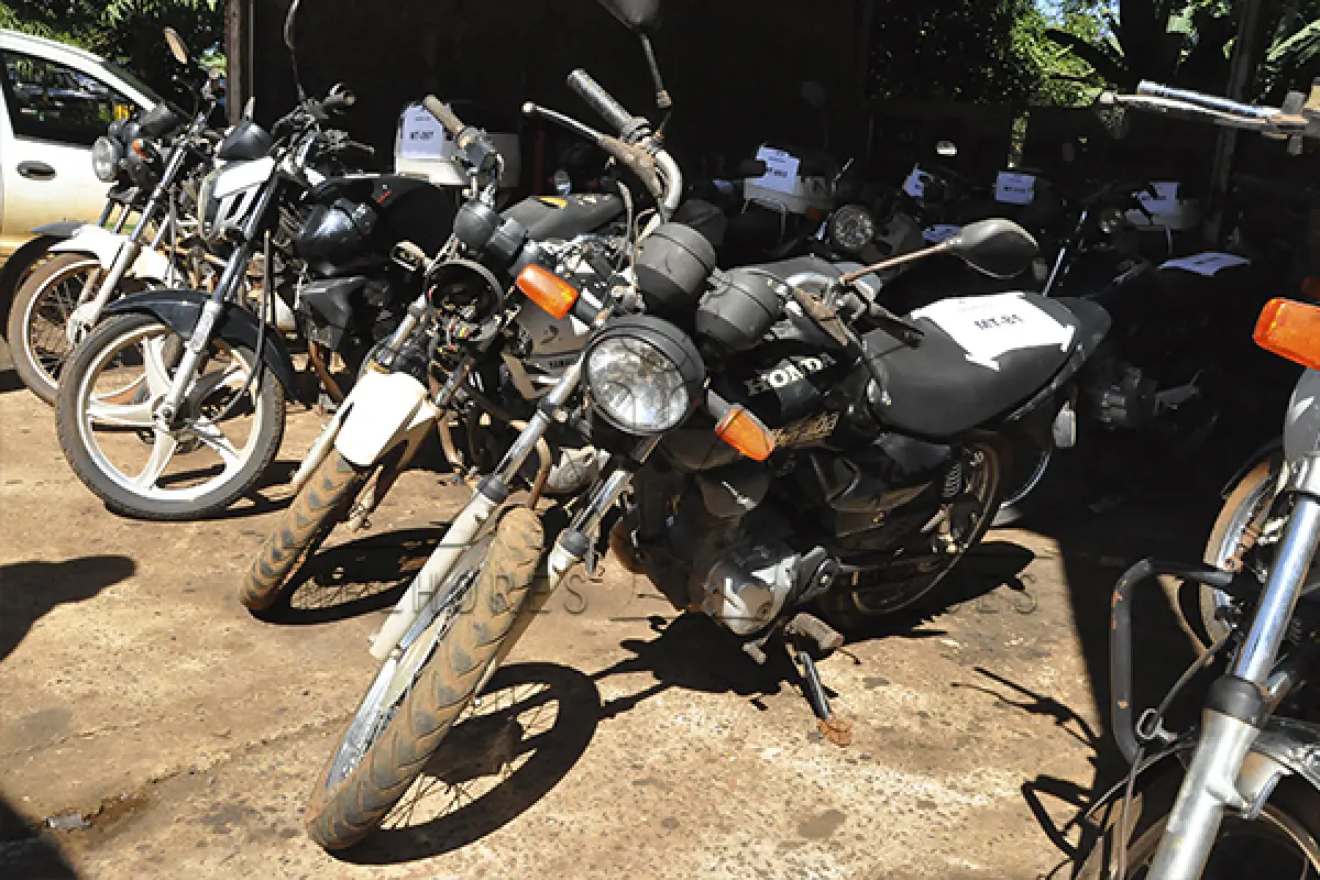 LOTE 018 - Honda CG 125 FAN 	- 2006 2006	 - Preta  - HDX-1425