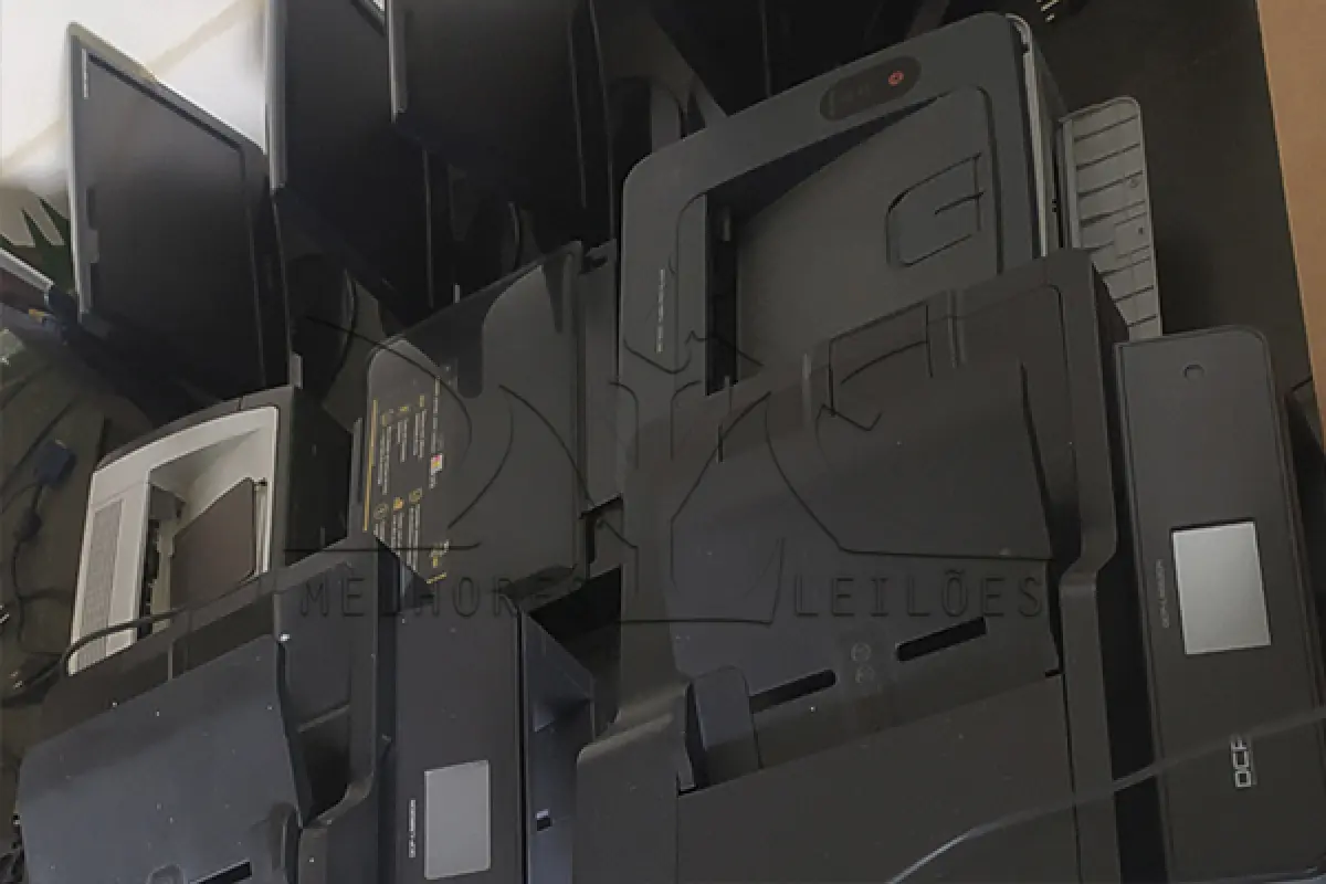 LOTE 011 - SUCATA MONTANTE - ELETRONICA E INFORMATICA DERIVADO ESCOLAR