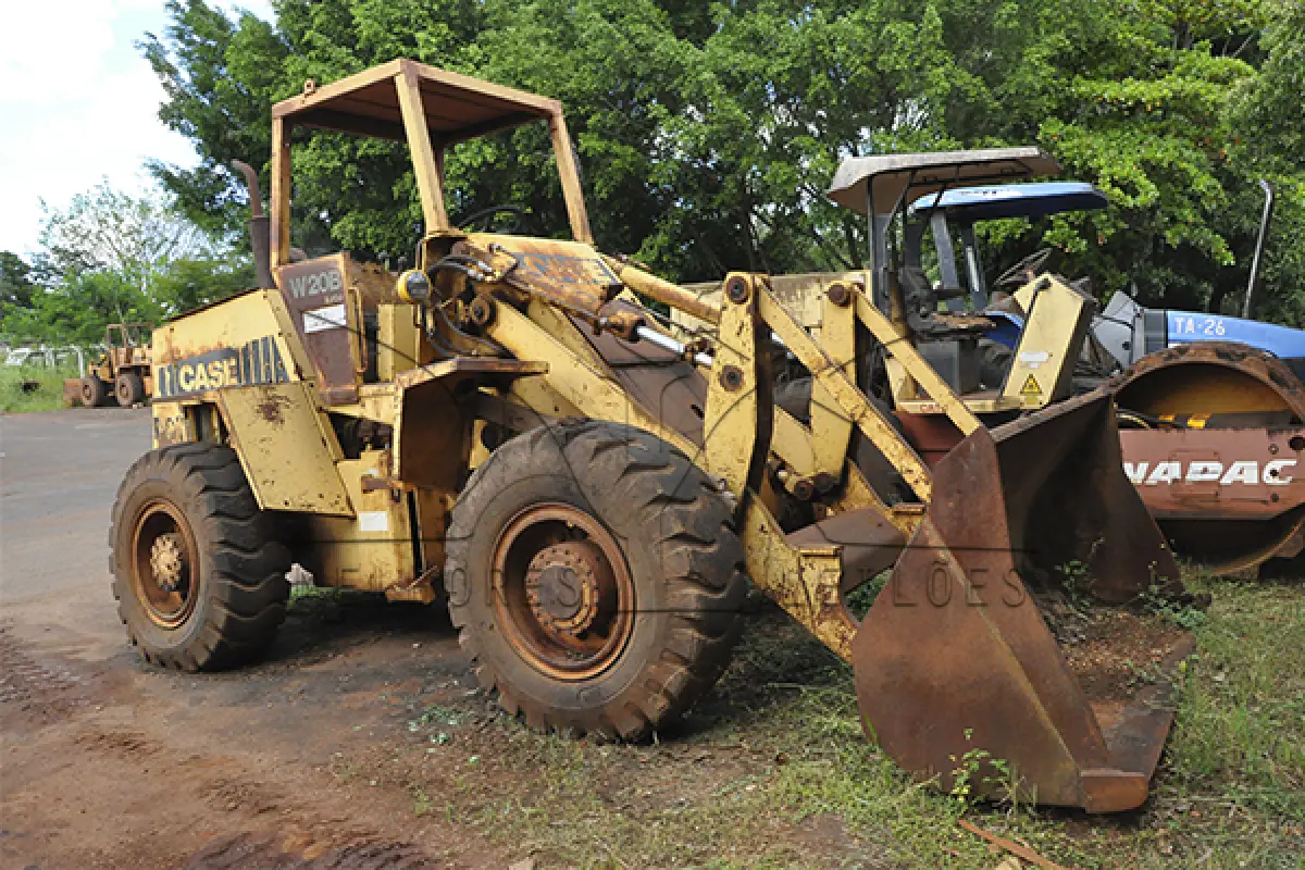 LOTE 048 - PÁ CARREGADEIRA CASE W20B - 1991 - PC07