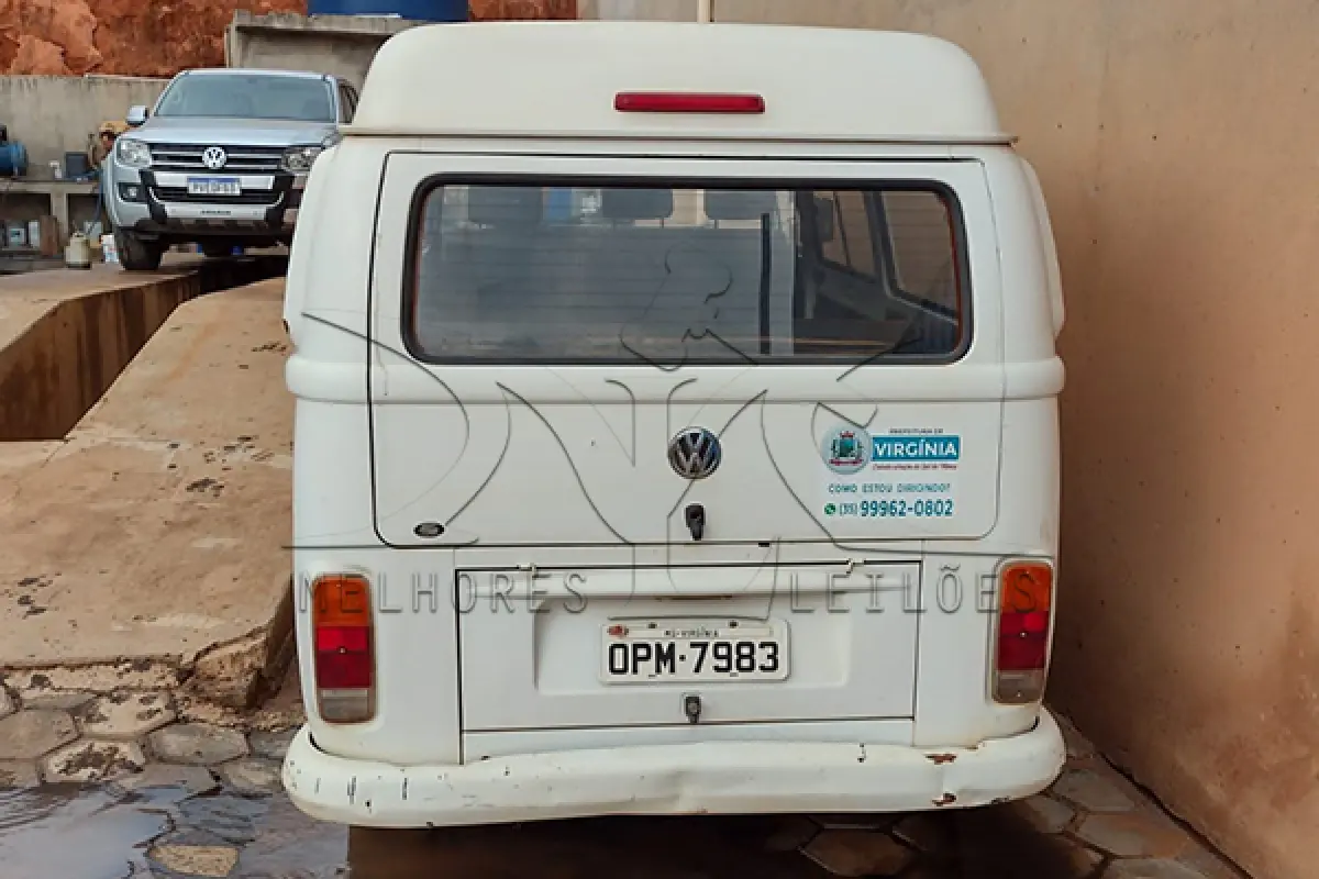 LOTE 003 - VW KOMBI - PLACA OPM7983 - ANO 2012 2013