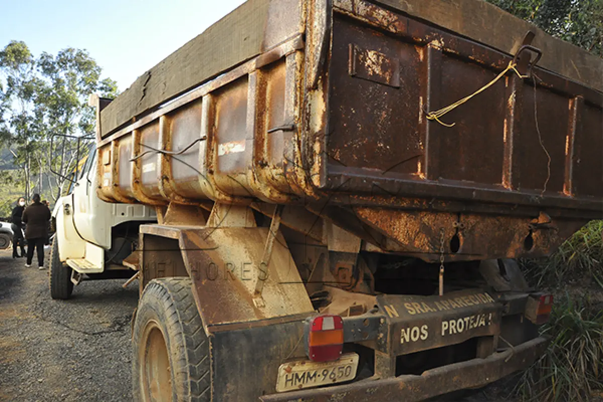 LOTE 001 - FORD F14000 160 - PLACA HMM9650 - ANO 2002 2002