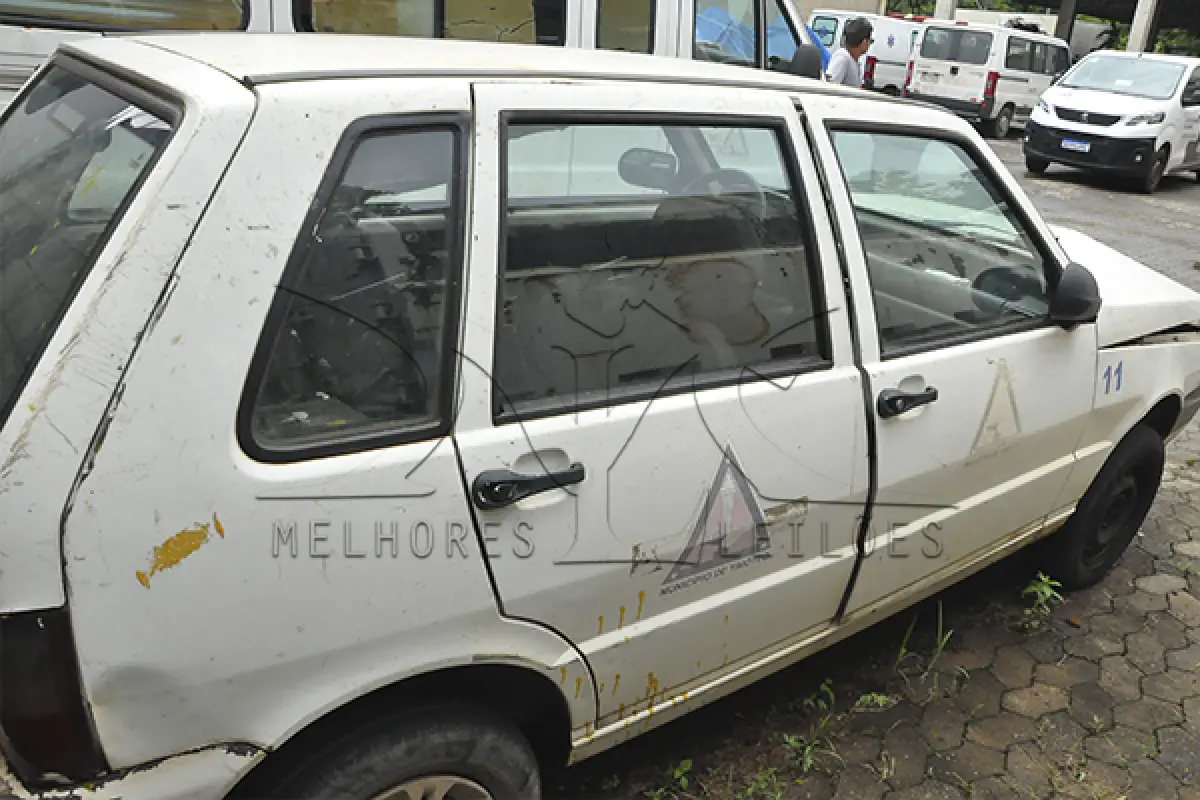 LOTE 006 - FIAT UNO MILLER ECONOMY - PLACA HLF-9928 - ANO 2012 2013 - COR BRANCA