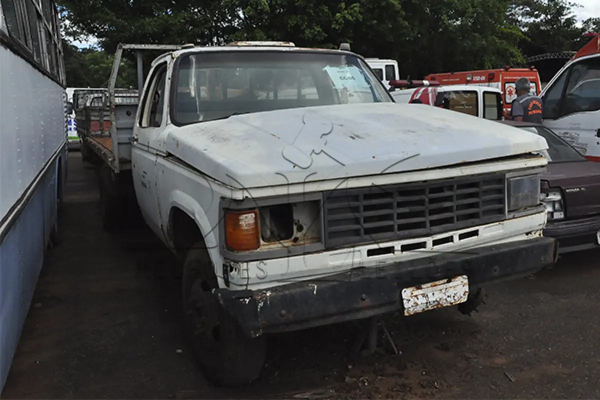 LOTE 033 - GM Chevrolet D40 CUSTON - 1990 1991 - Branca - GMM-8884