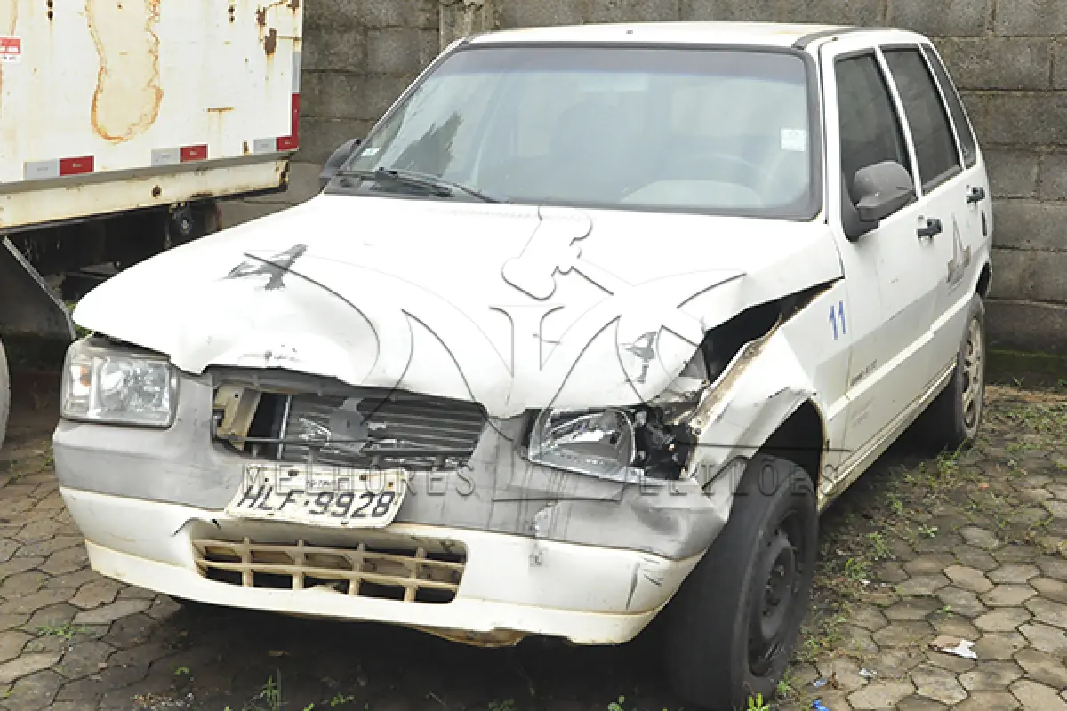 LOTE 006 - FIAT UNO MILLER ECONOMY - PLACA HLF-9928 - ANO 2012 2013 - COR BRANCA