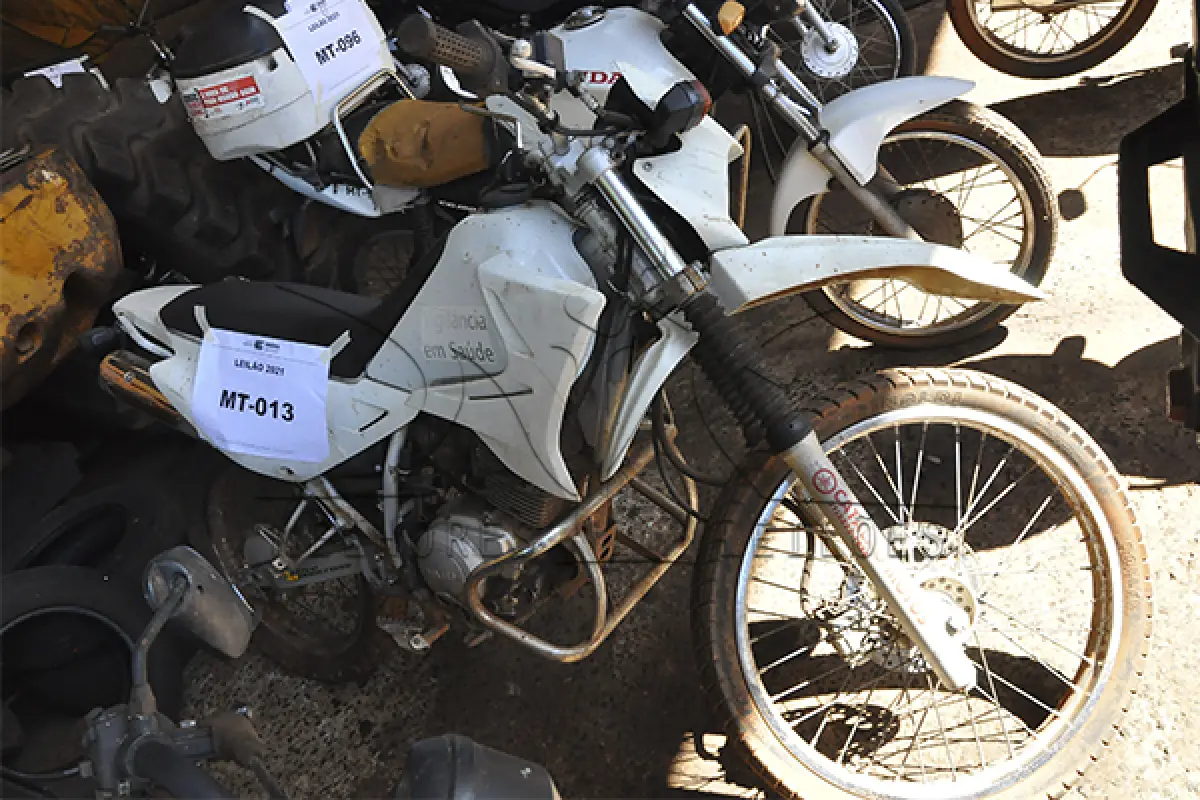 LOTE 013 - Yamaha XTZ 125K - 2004 2004 - Branca  - HBB-3204