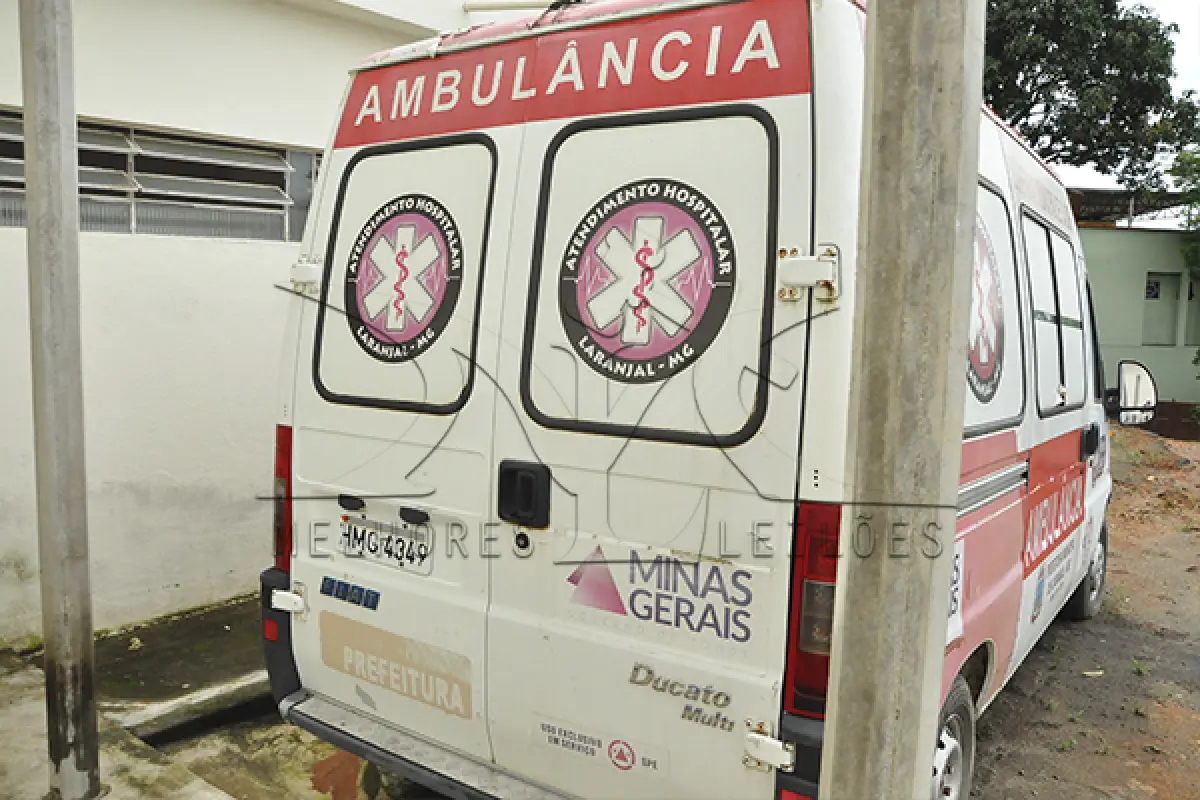 LOTE 006 - FIAT DUCATO M ROTAN AMB - Placa HMG 4349 - Ano 2005 2005