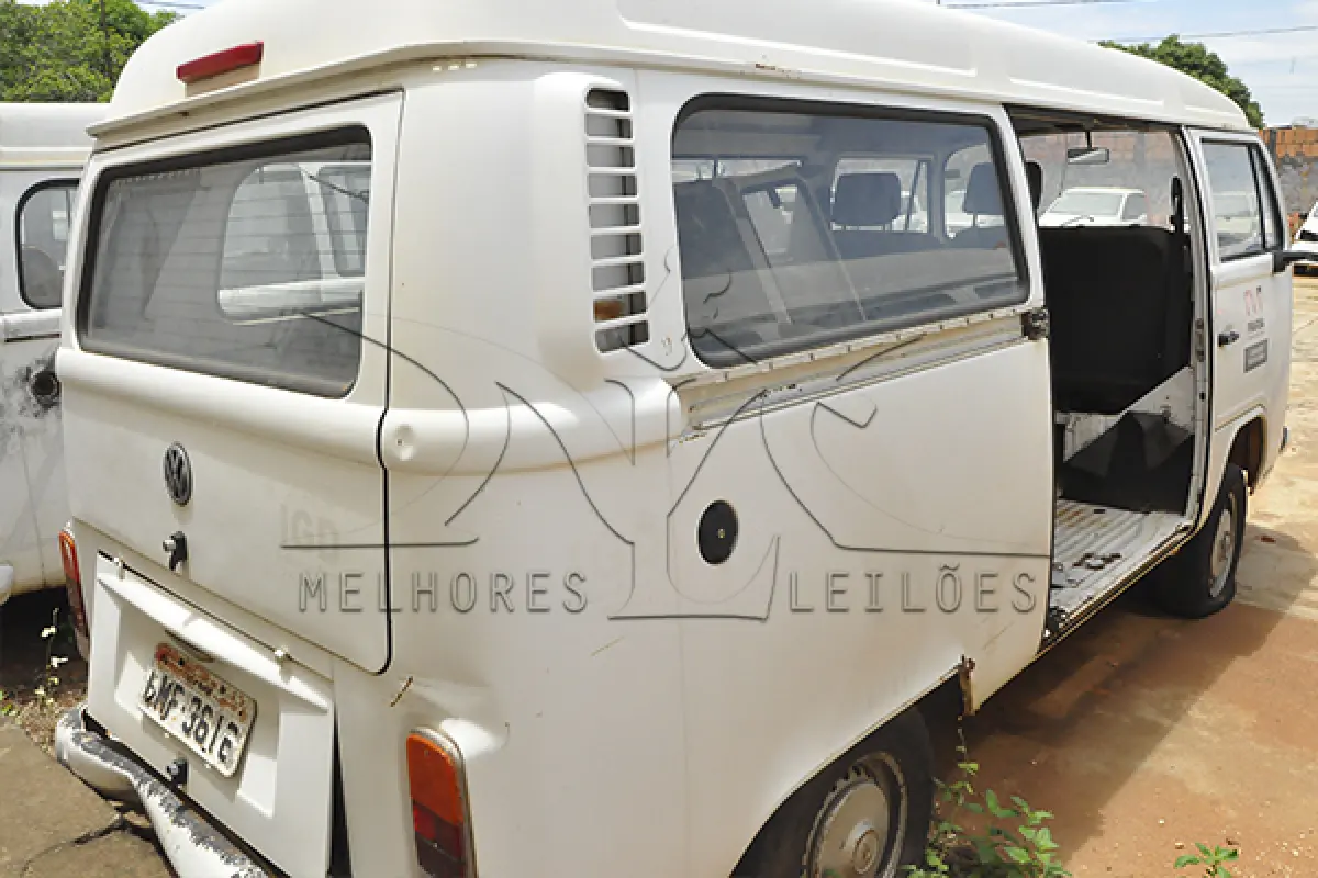 LOTE 020 - VW KOMBI - PLACA OMF-3616 - ANO 2012 2013