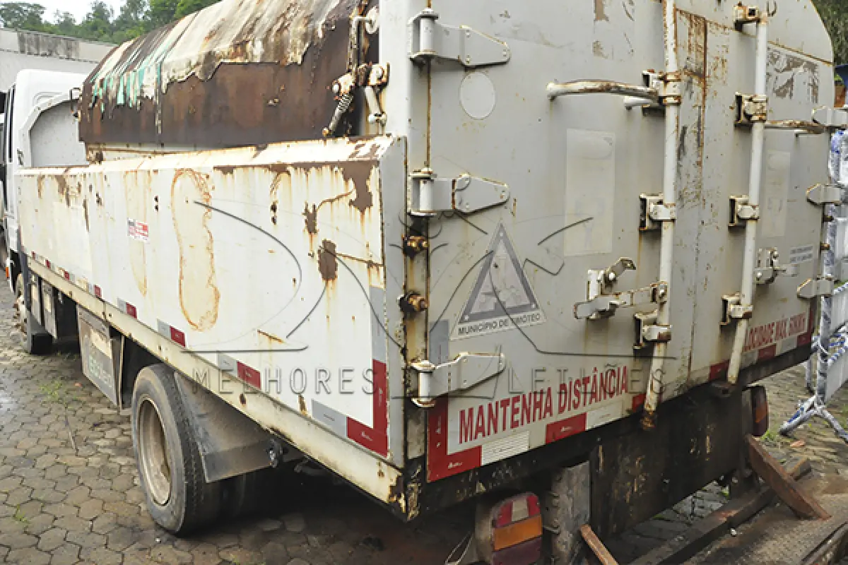 LOTE 001 - FORD CARGO 815 N - PLACA AVA-7710 - ANO 2011 2012 - COR BRANCA