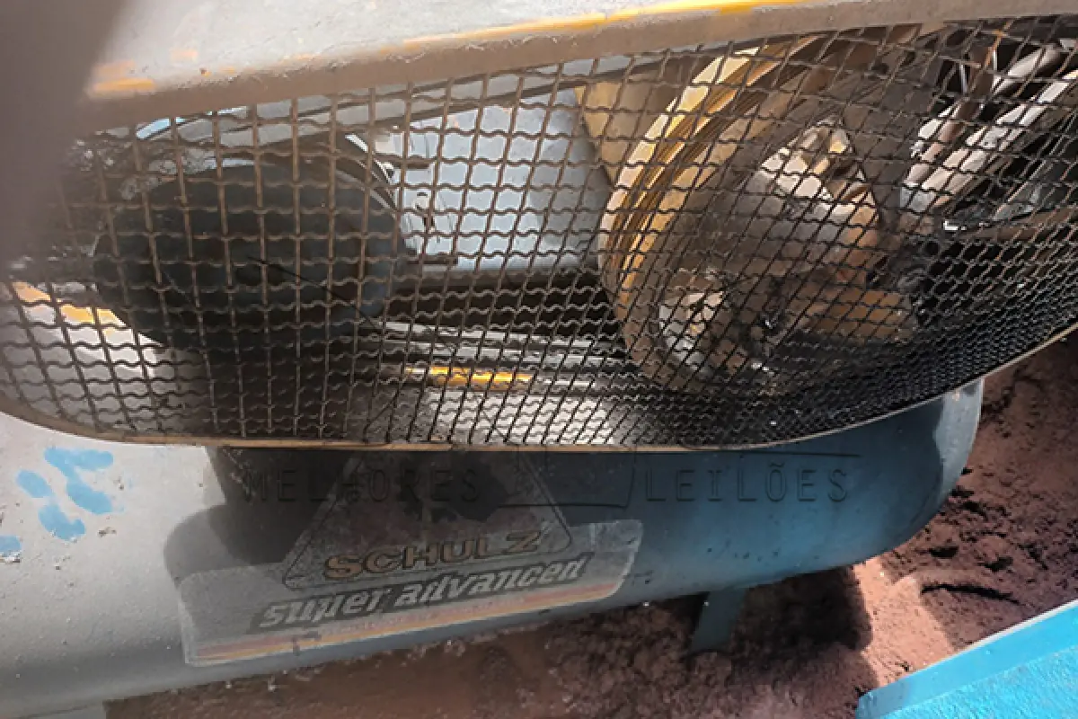 LOTE 015 - COMPRESSOR DE AR - DERICADO SAUDE