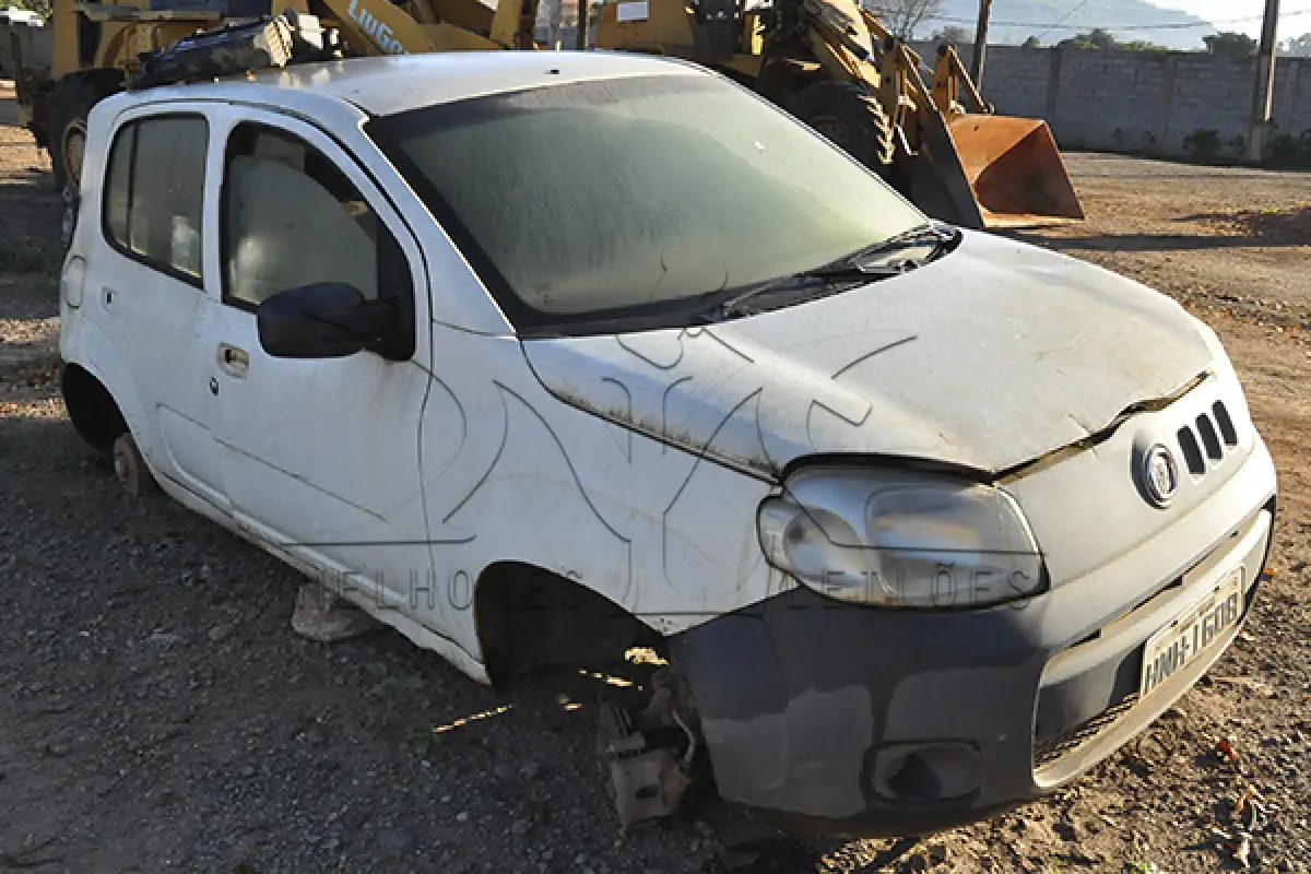 LOTE 008 - FIAT UNO VIVACE 1.0 - PLACA HNH 1608 - ANO 2011 2012
