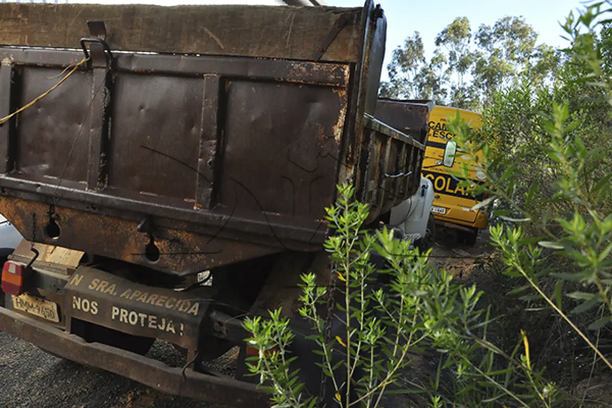 LOTE 001 - FORD F14000 160 - PLACA HMM9650 - ANO 2002 2002