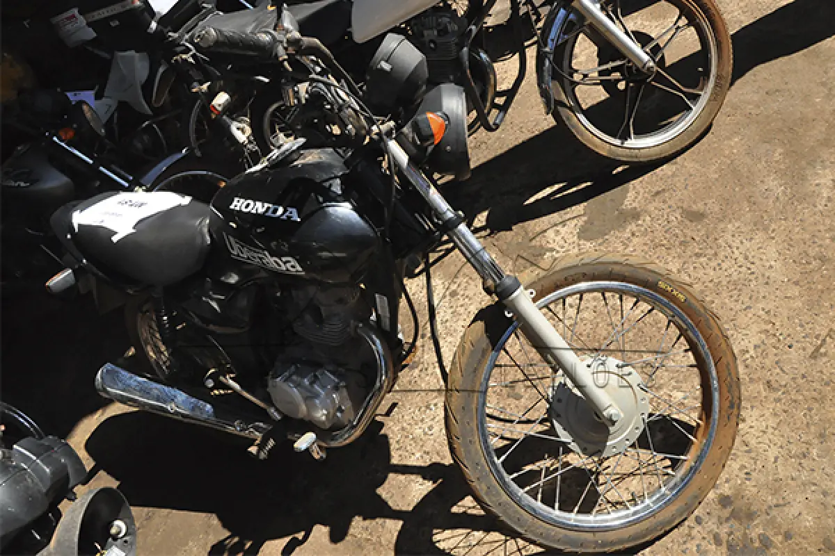 LOTE 018 - Honda CG 125 FAN 	- 2006 2006	 - Preta  - HDX-1425