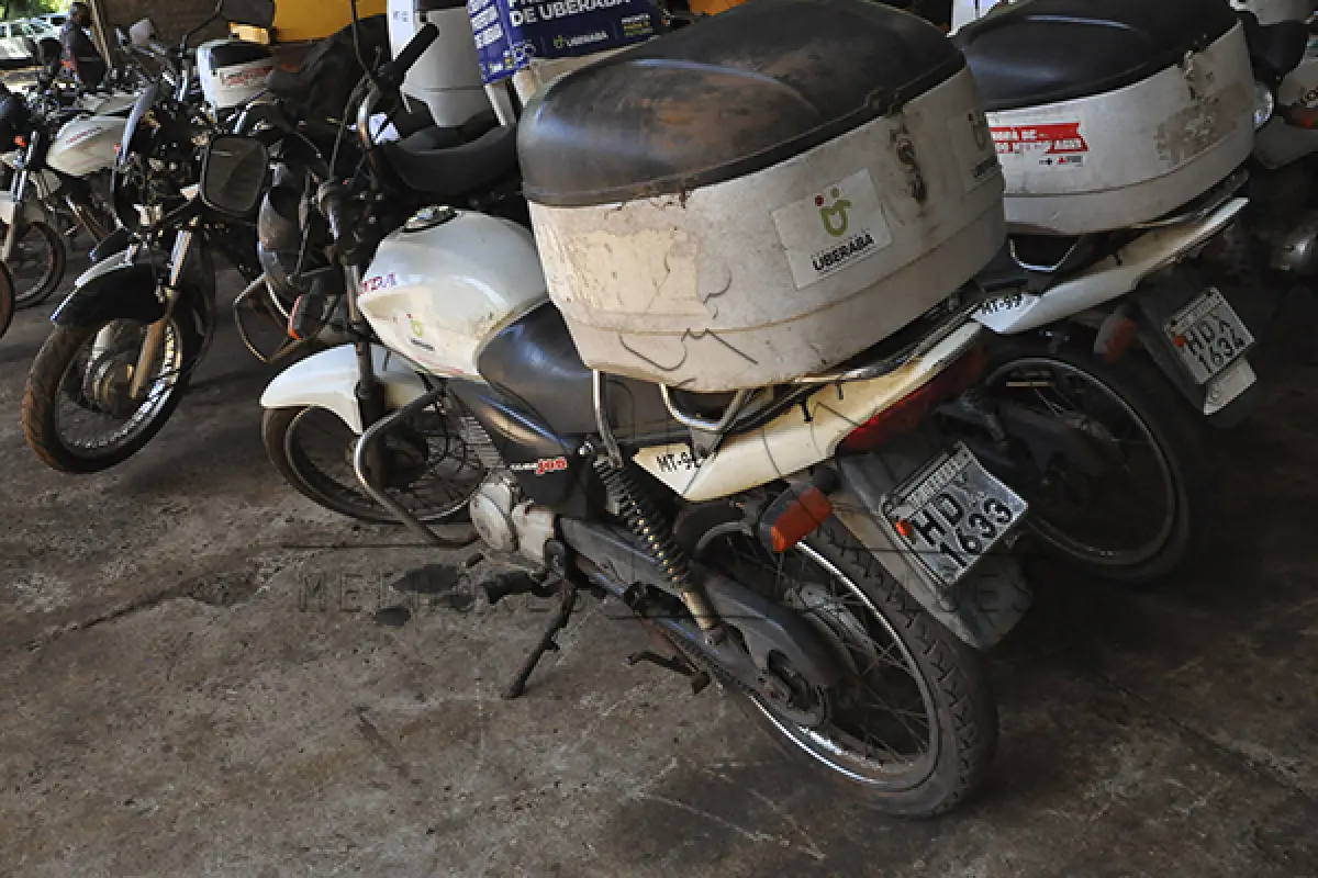 LOTE 028 - Honda CG 150 JOB - 2006 2007	- Branca - HDX-1633