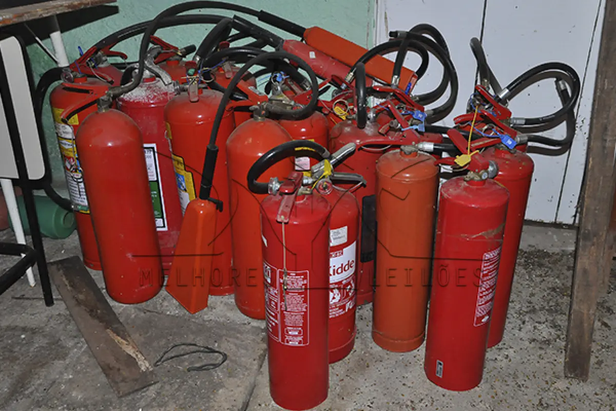 LOTE 014 - SUCATA - ELETRODOMESTICO - INDUSTRIAL - MONTANTE