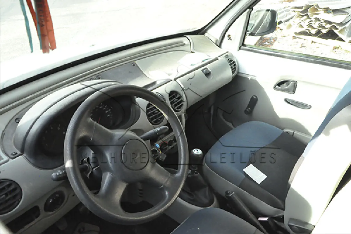 LOTE 001 - RENAULT KGOO RONTANAMB - PLACA OPQ-8658 - ANO 2013 2014